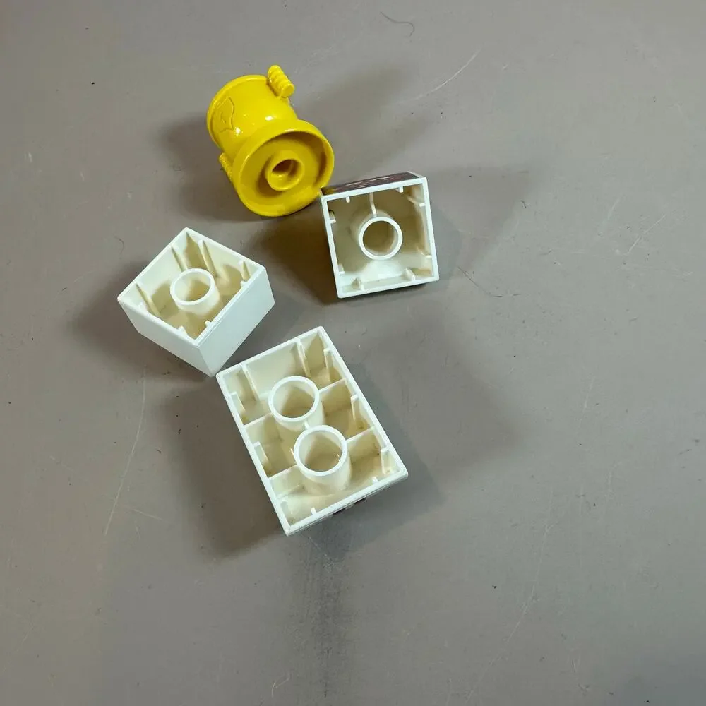 4 Duplo Lego Bricks Replacement Pieces Disney Cars Lightning McQueen's Race Day